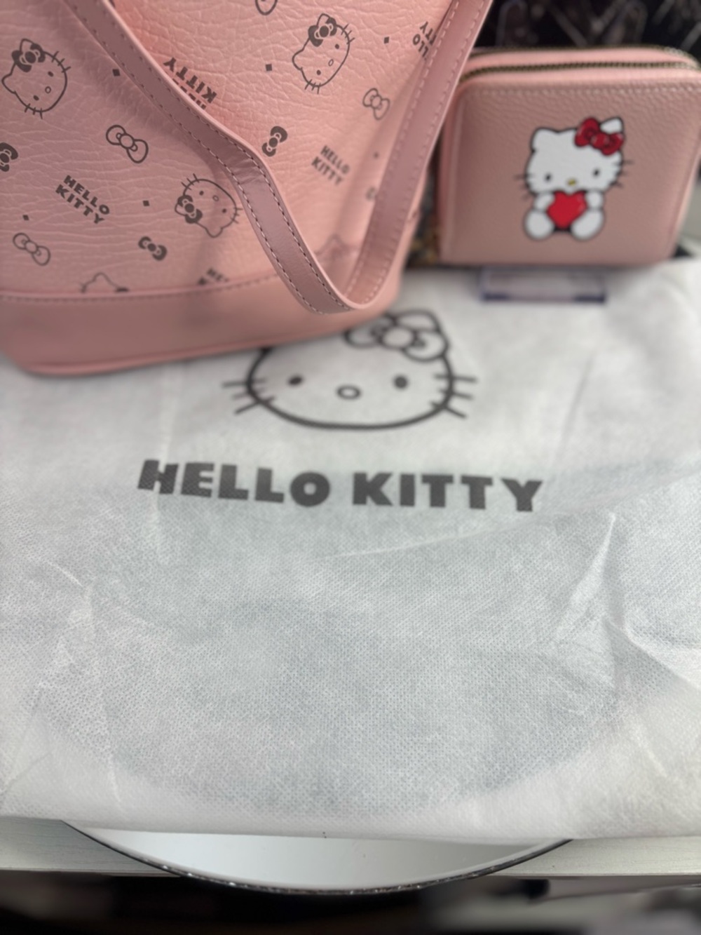 Hello Kitty Pink Crossbody Bag with Matching Wallet Set - Picture 6 of 9